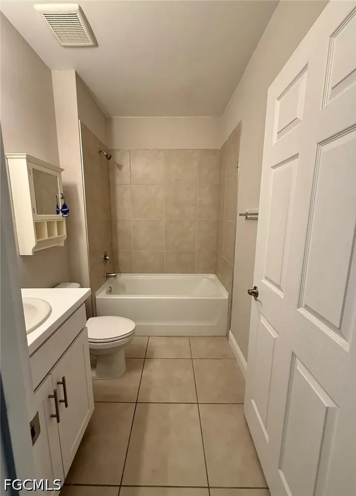 635 NE 6th Place Cape Coral FL 33909