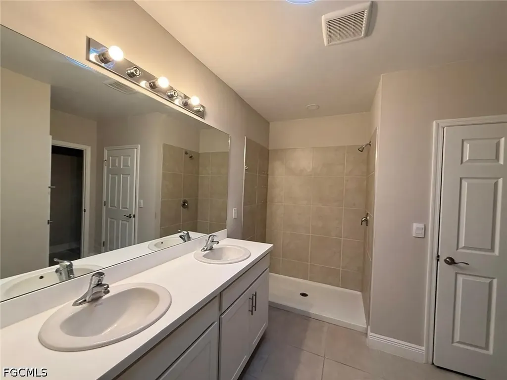 635 NE 6th Place Cape Coral FL 33909