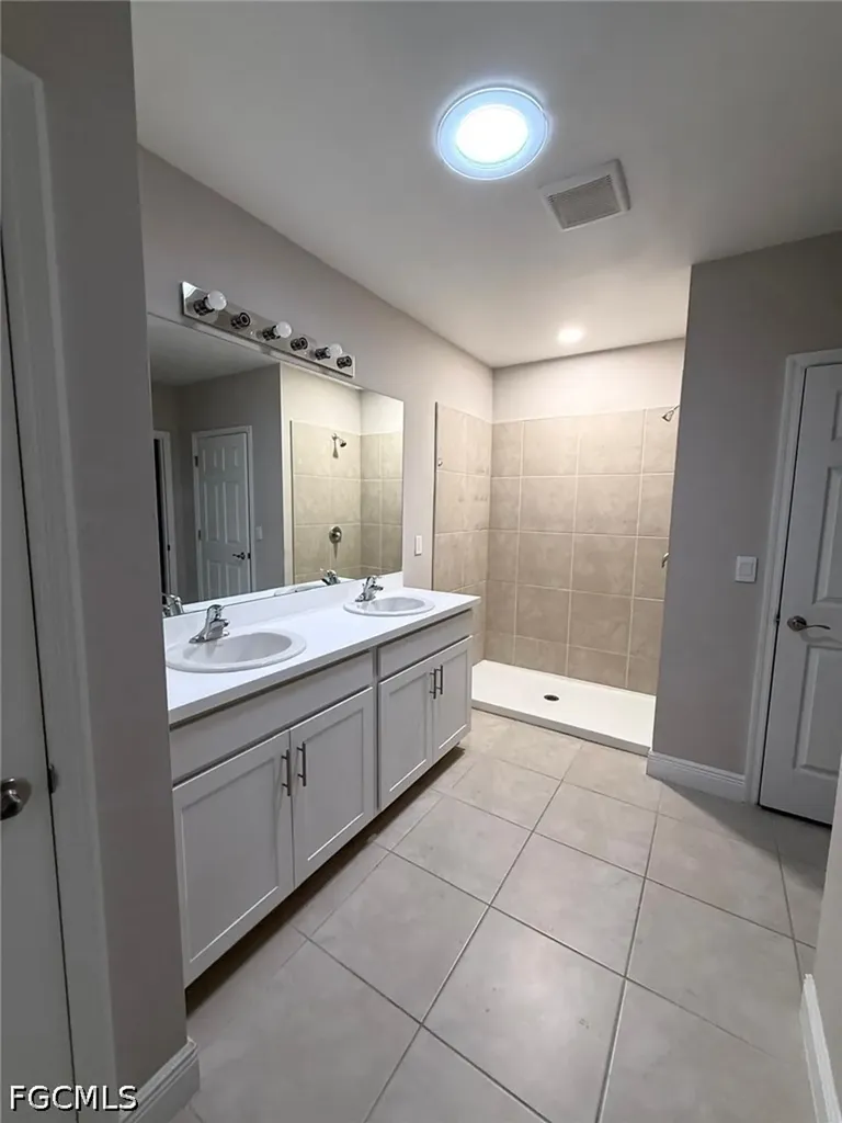 635 NE 6th Place Cape Coral FL 33909