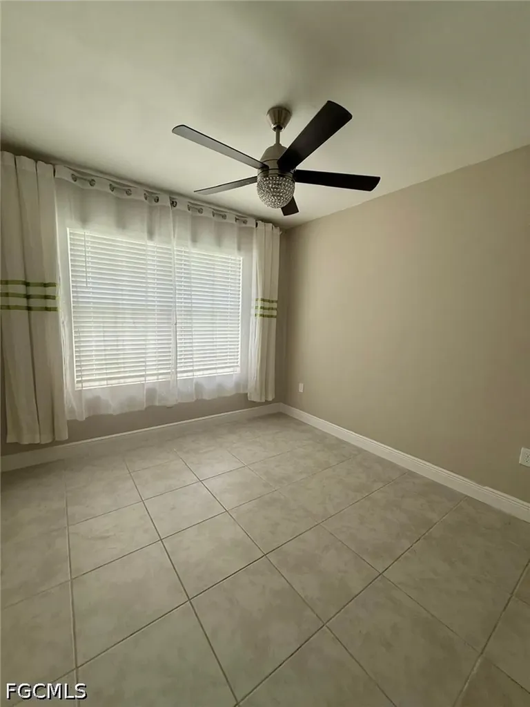 635 NE 6th Place Cape Coral FL 33909