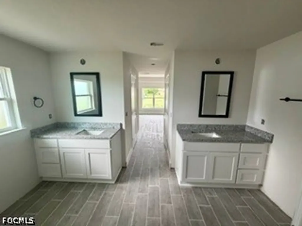 2833 NW 21st Place Cape Coral FL 33993