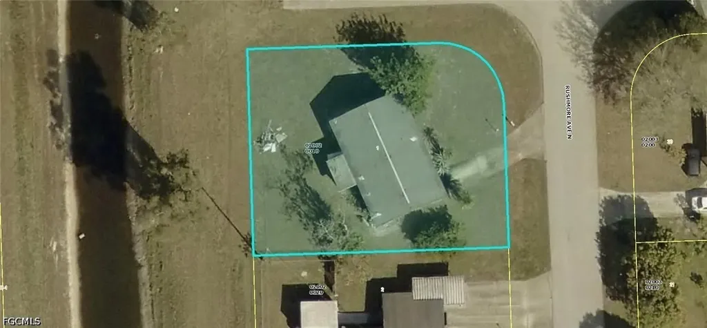 301 Rushmore Avenue N Lehigh Acres FL 33936