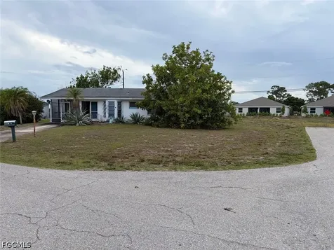 301 Rushmore Avenue N Lehigh Acres FL 33936