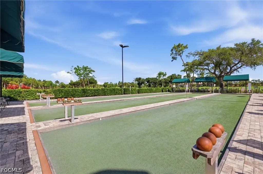 460 Fox Haven Drive Naples FL 34104