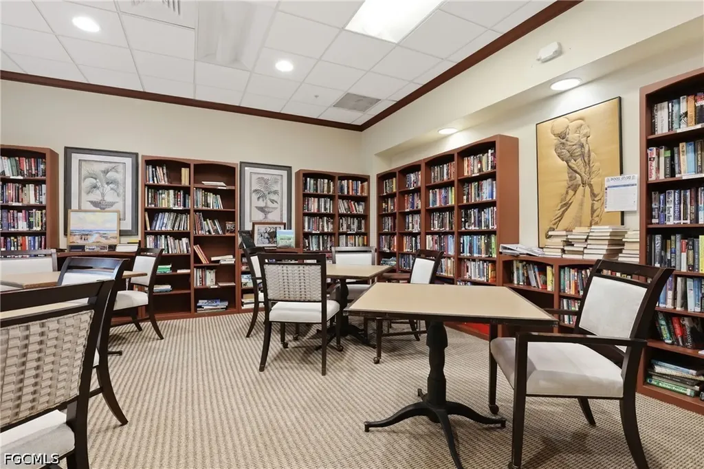 460 Fox Haven Drive Naples FL 34104