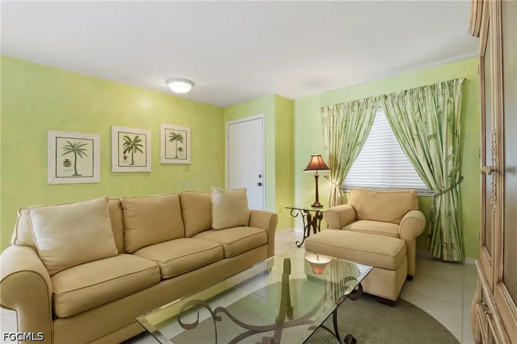 460 Fox Haven Drive Naples FL 34104
