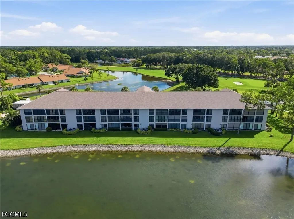 460 Fox Haven Drive Naples FL 34104