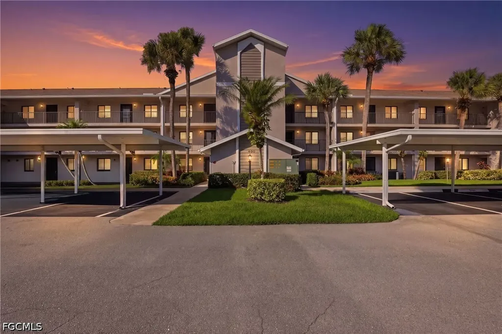 460 Fox Haven Drive Naples FL 34104