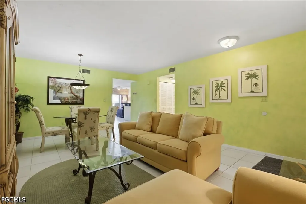 460 Fox Haven Drive Naples FL 34104