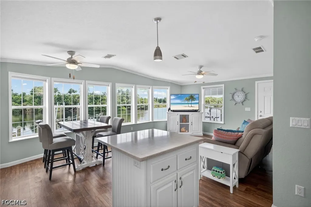 39 Channel Lane Fort Myers FL 33905