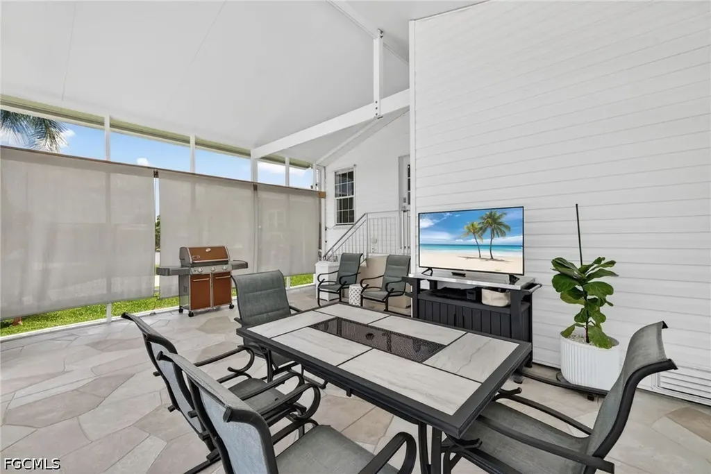 39 Channel Lane Fort Myers FL 33905