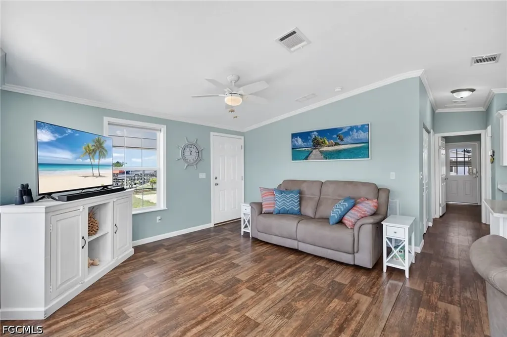 39 Channel Lane Fort Myers FL 33905
