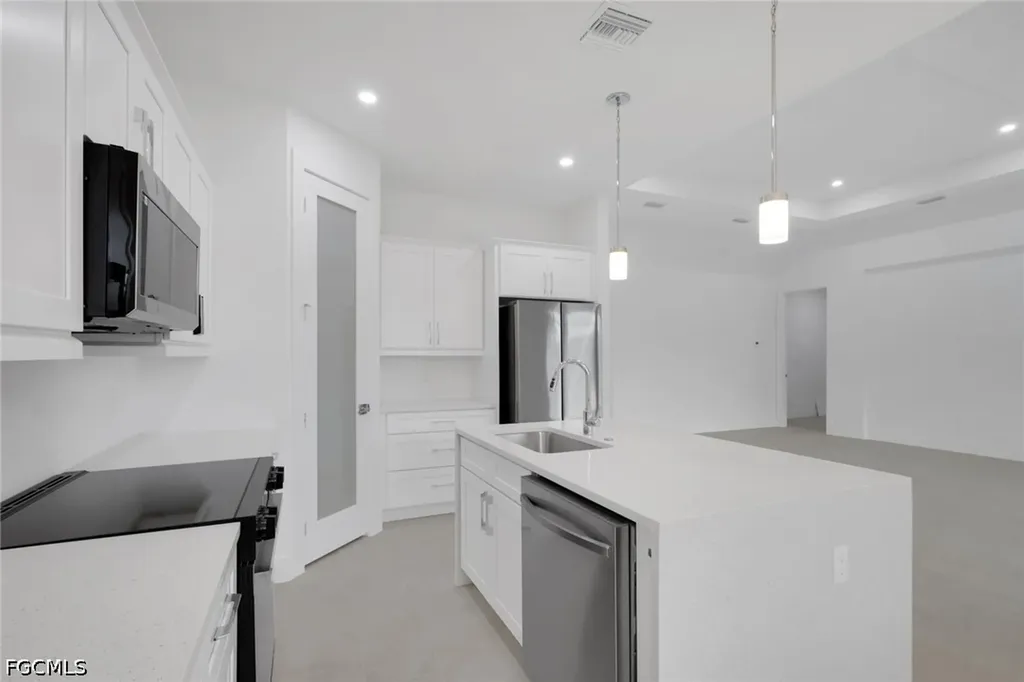 426 NW 3rd Terrace Cape Coral FL 33993