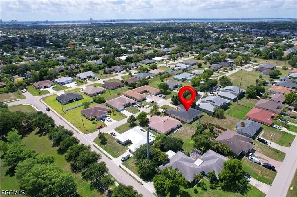 524 NE 24th Place Cape Coral FL 33909