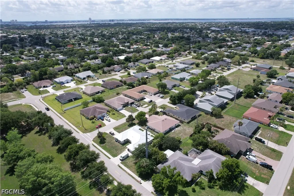 524 NE 24th Place Cape Coral FL 33909