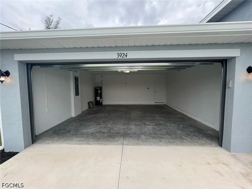 3924 NE 17th Avenue Cape Coral FL 33909