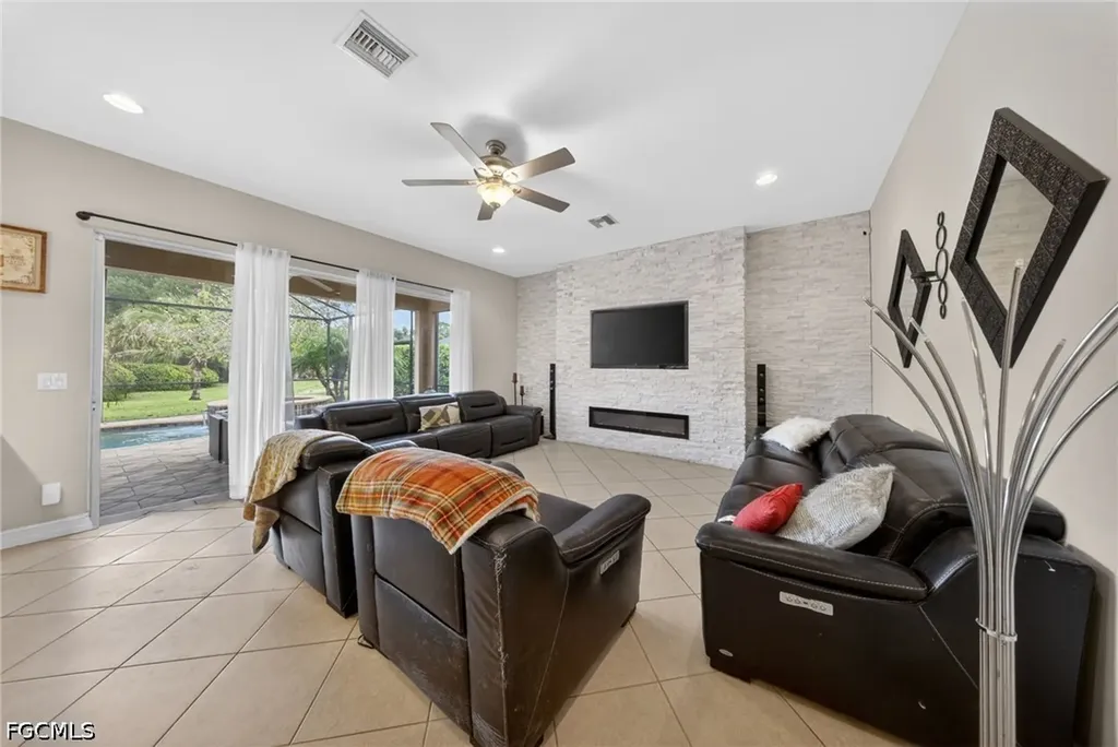 3330 Banyon Hollow Loop North Fort Myers FL 33903