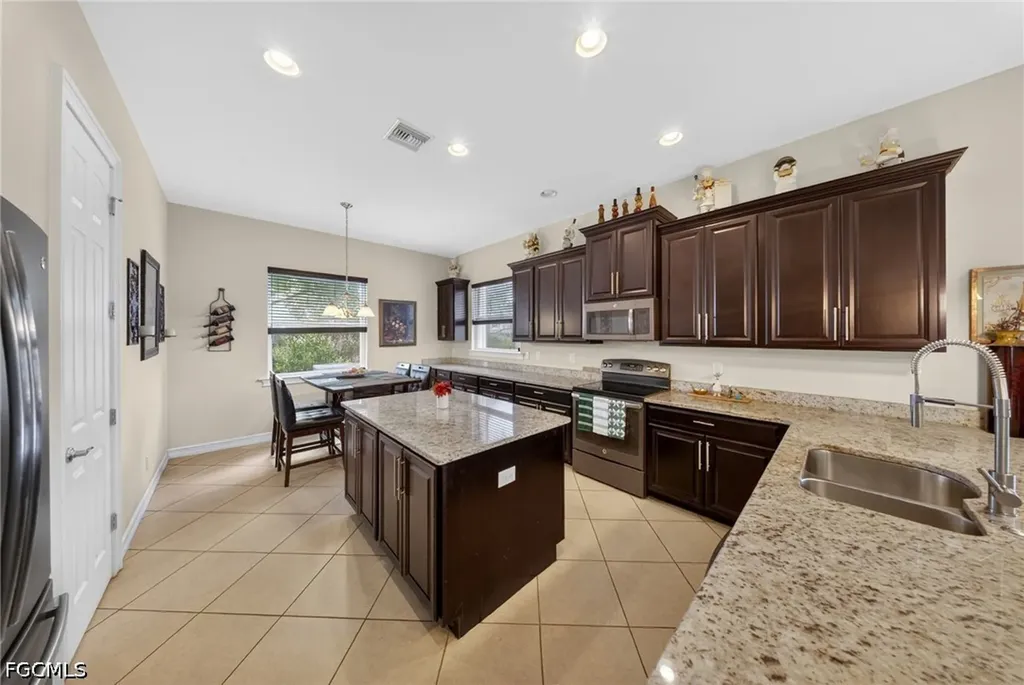 3330 Banyon Hollow Loop North Fort Myers FL 33903