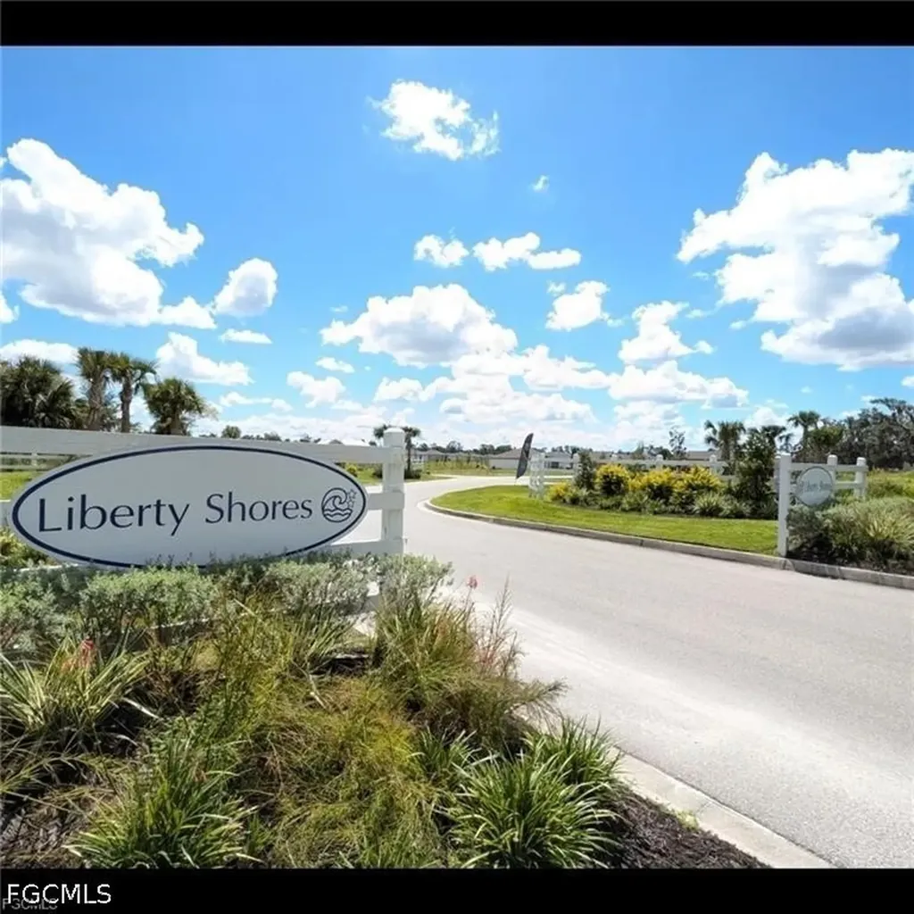 835 Gen D Macarthur Avenue Labelle FL 33935