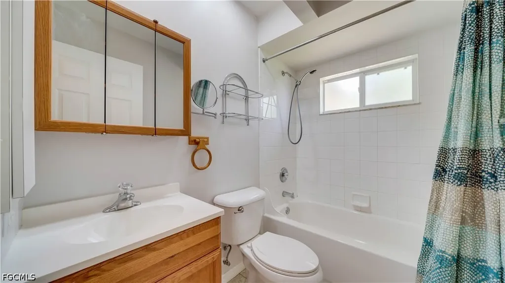 921 SE 35th Street Cape Coral FL 33904
