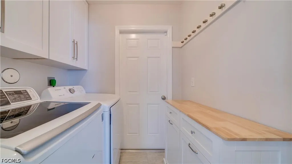 921 SE 35th Street Cape Coral FL 33904