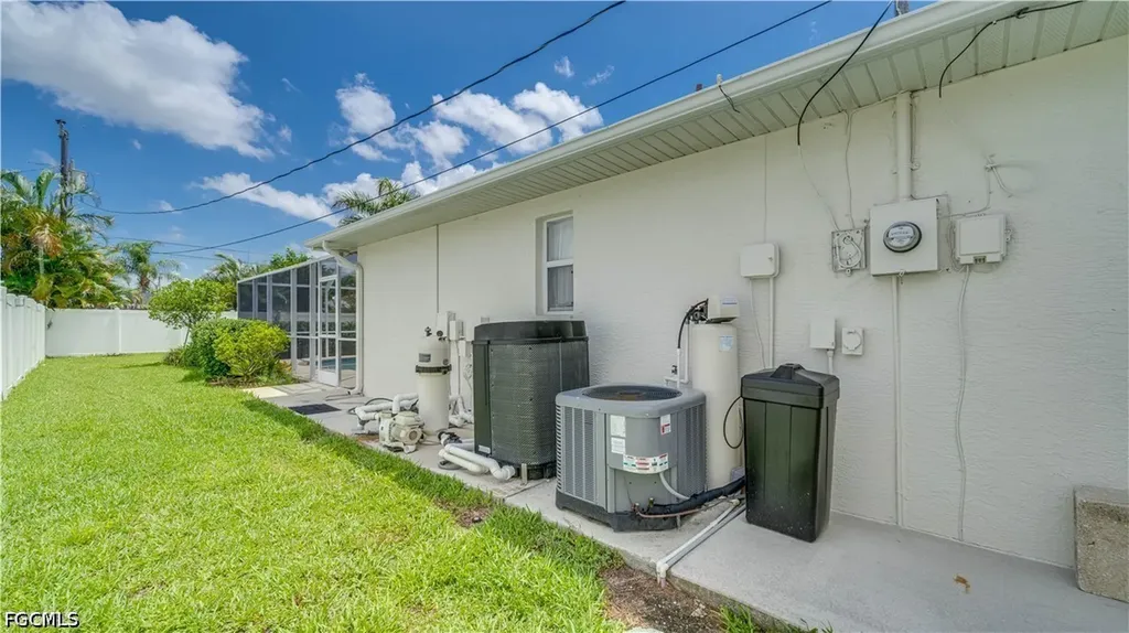 921 SE 35th Street Cape Coral FL 33904
