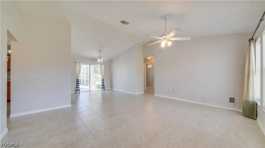921 SE 35th Street Cape Coral FL 33904