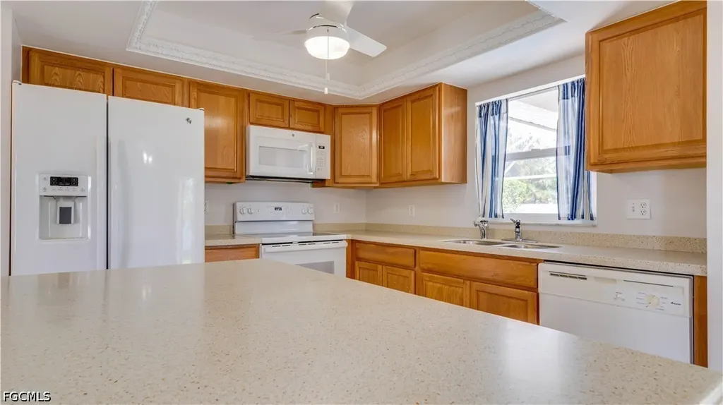 921 SE 35th Street Cape Coral FL 33904