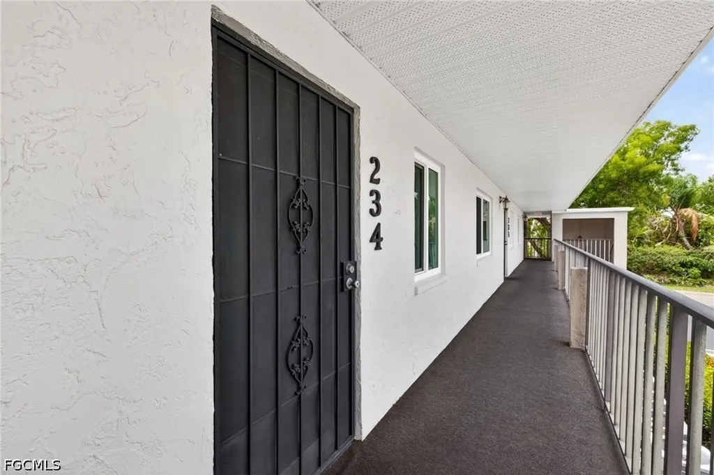 6184 Michelle Way Fort Myers FL 33919