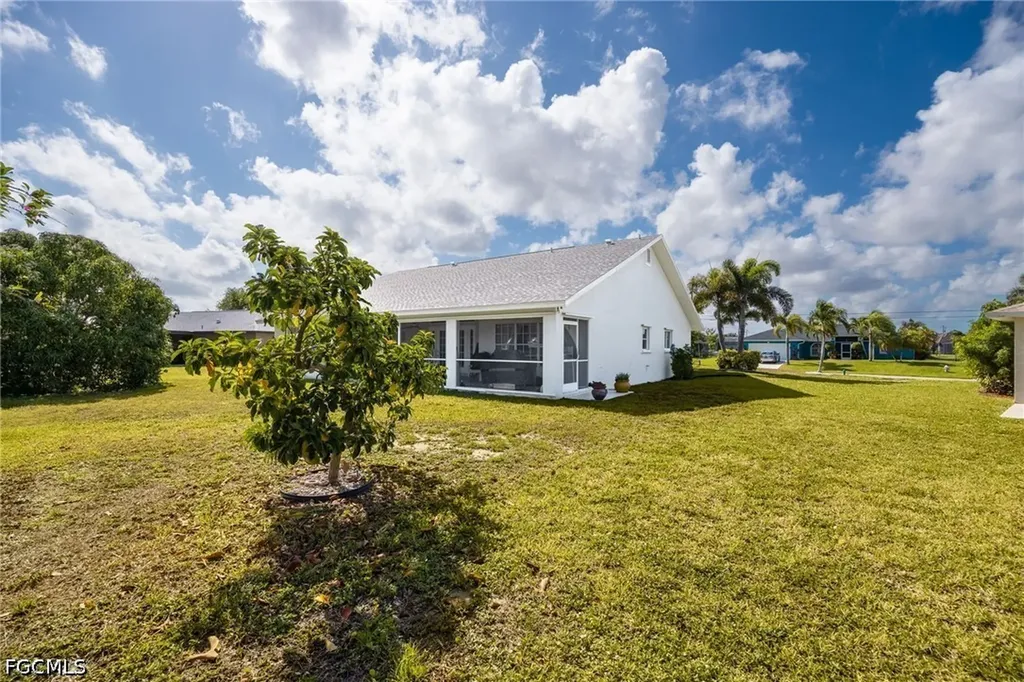 511 SE 24th Street Cape Coral FL 33990