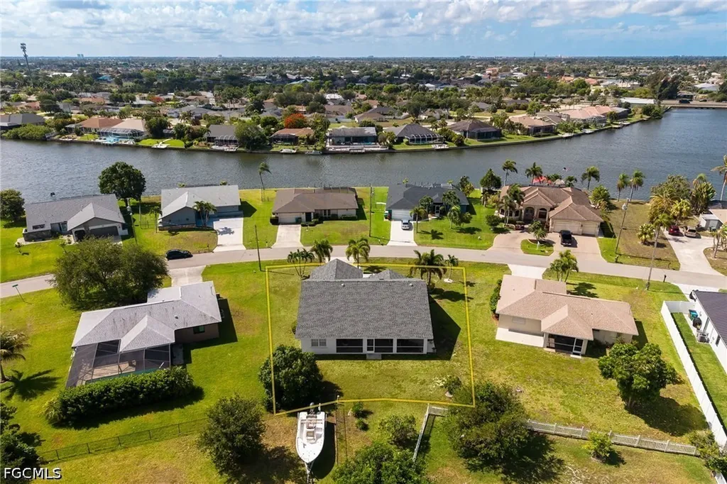 511 SE 24th Street Cape Coral FL 33990