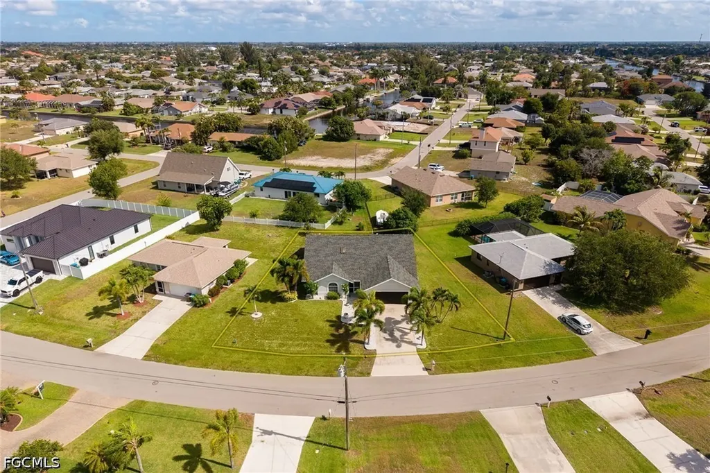 511 SE 24th Street Cape Coral FL 33990