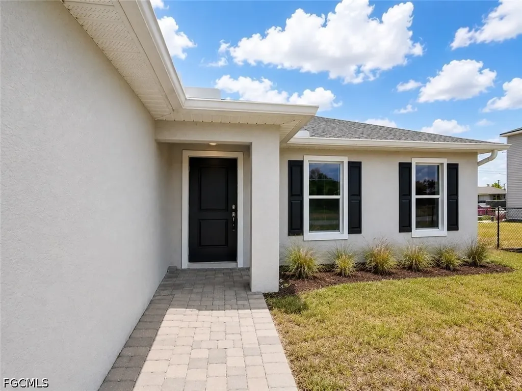 2925 NE 6th Avenue Cape Coral FL 33909