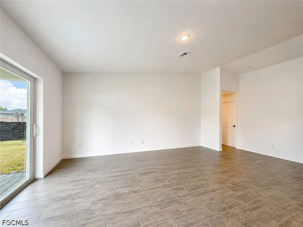 2925 NE 6th Avenue Cape Coral FL 33909