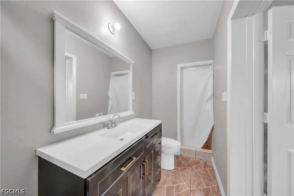 422 Bellair Road Fort Myers FL 33905