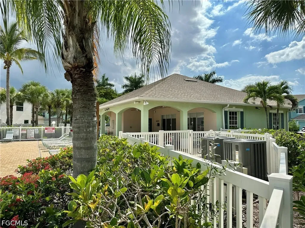 3614 Pine Oak Circle Fort Myers FL 33916