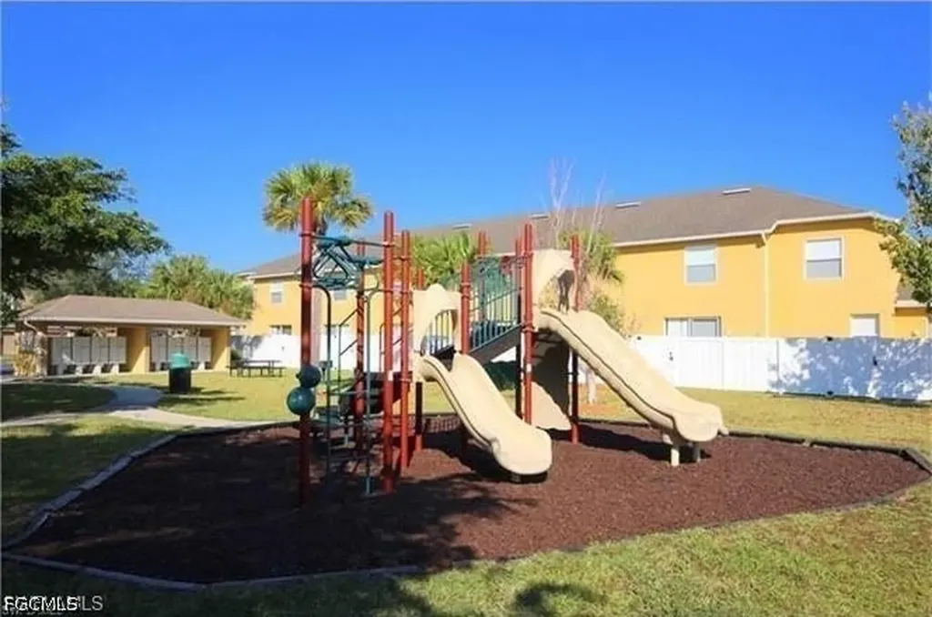3614 Pine Oak Circle Fort Myers FL 33916