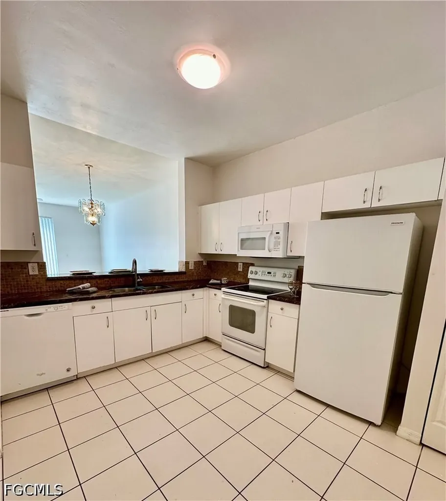 3614 Pine Oak Circle Fort Myers FL 33916