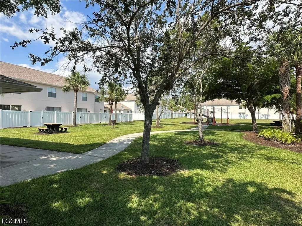 3614 Pine Oak Circle Fort Myers FL 33916
