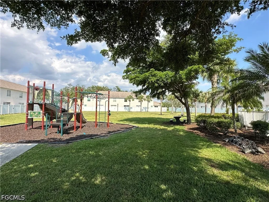 3614 Pine Oak Circle Fort Myers FL 33916