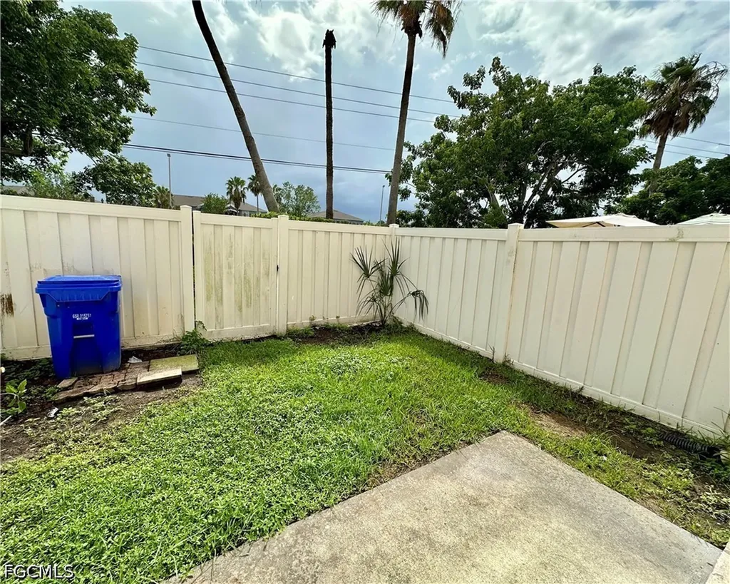 3614 Pine Oak Circle Fort Myers FL 33916