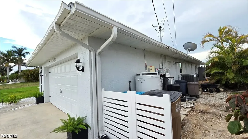 420 NE 9th Street Cape Coral FL 33909