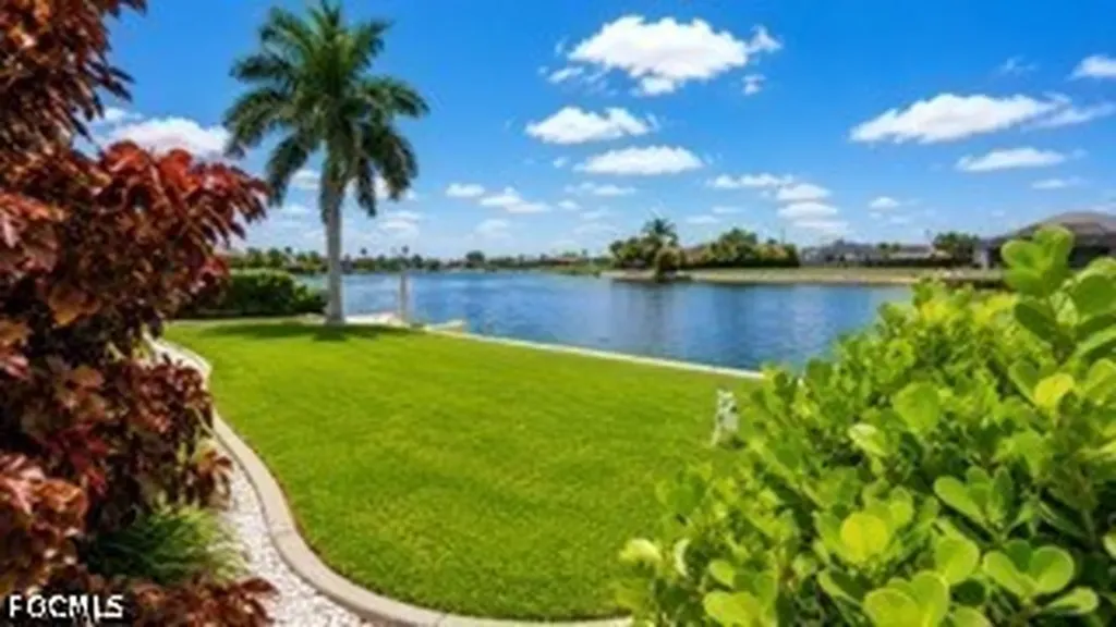 420 NE 9th Street Cape Coral FL 33909