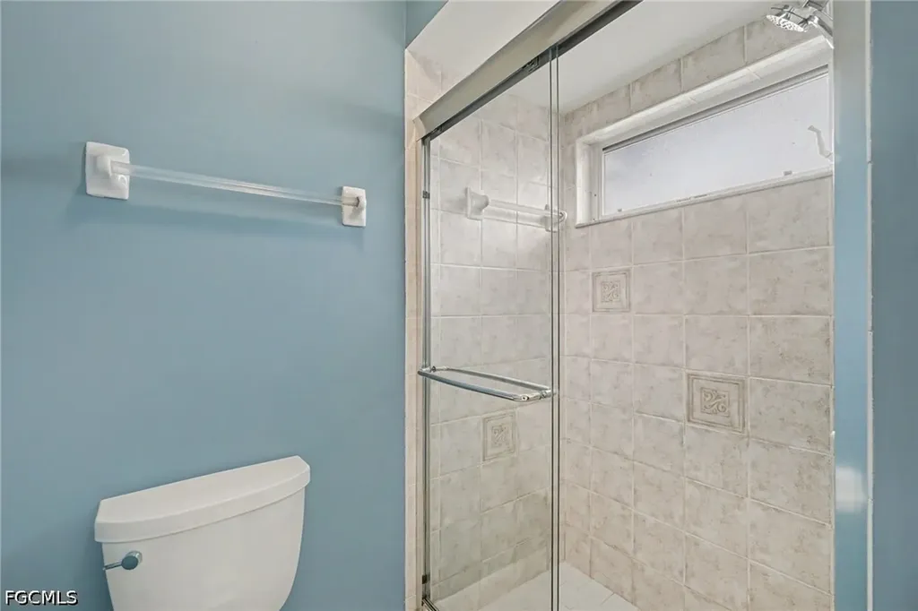 4437 SE 10th Avenue Cape Coral FL 33904