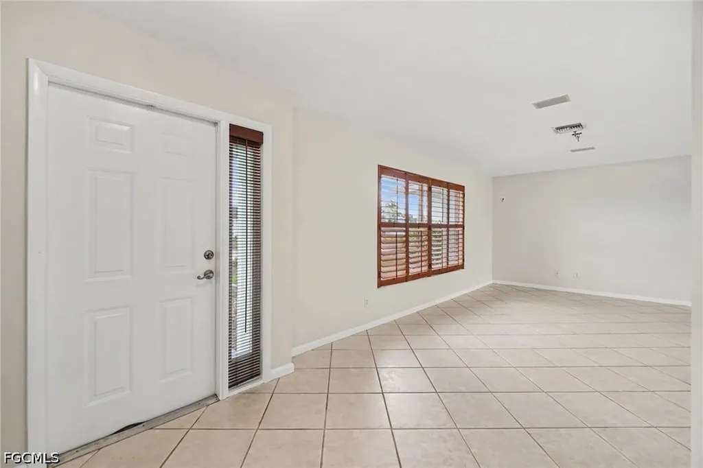 4437 SE 10th Avenue Cape Coral FL 33904