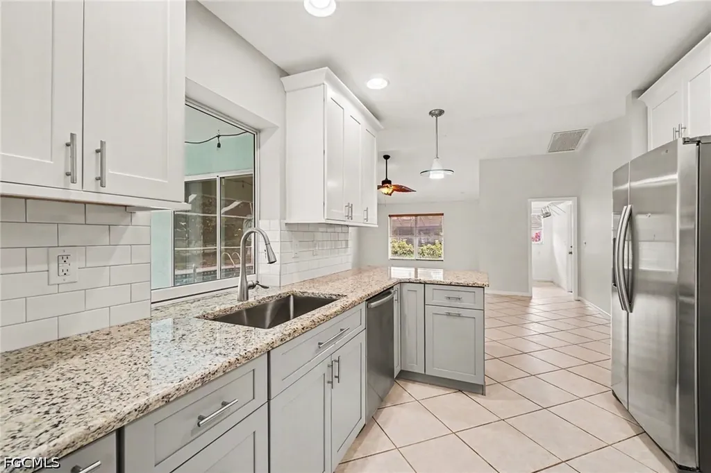 4437 SE 10th Avenue Cape Coral FL 33904