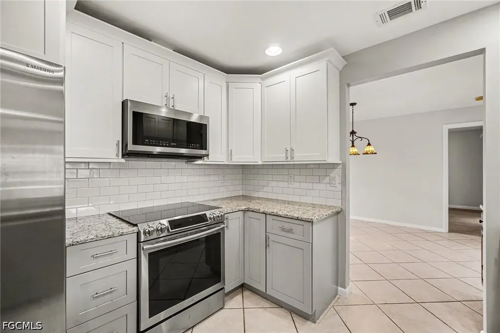 4437 SE 10th Avenue Cape Coral FL 33904