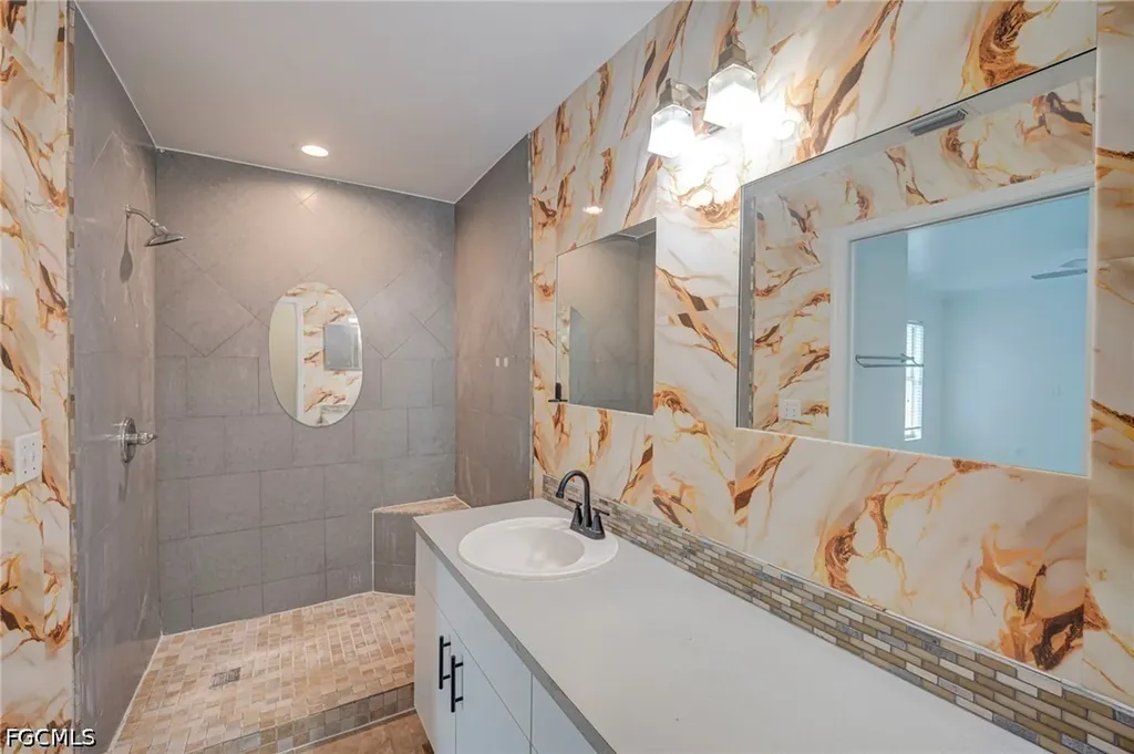 902 Adeline Avenue Lehigh Acres FL 33971