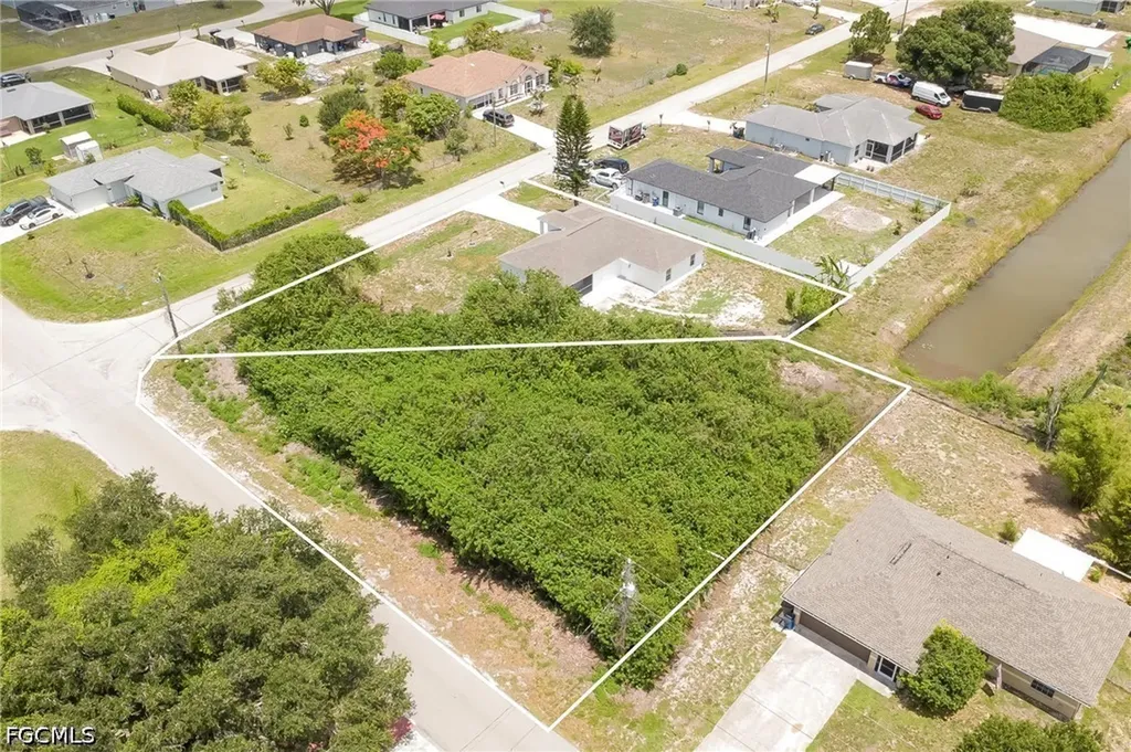 902 Adeline Avenue Lehigh Acres FL 33971