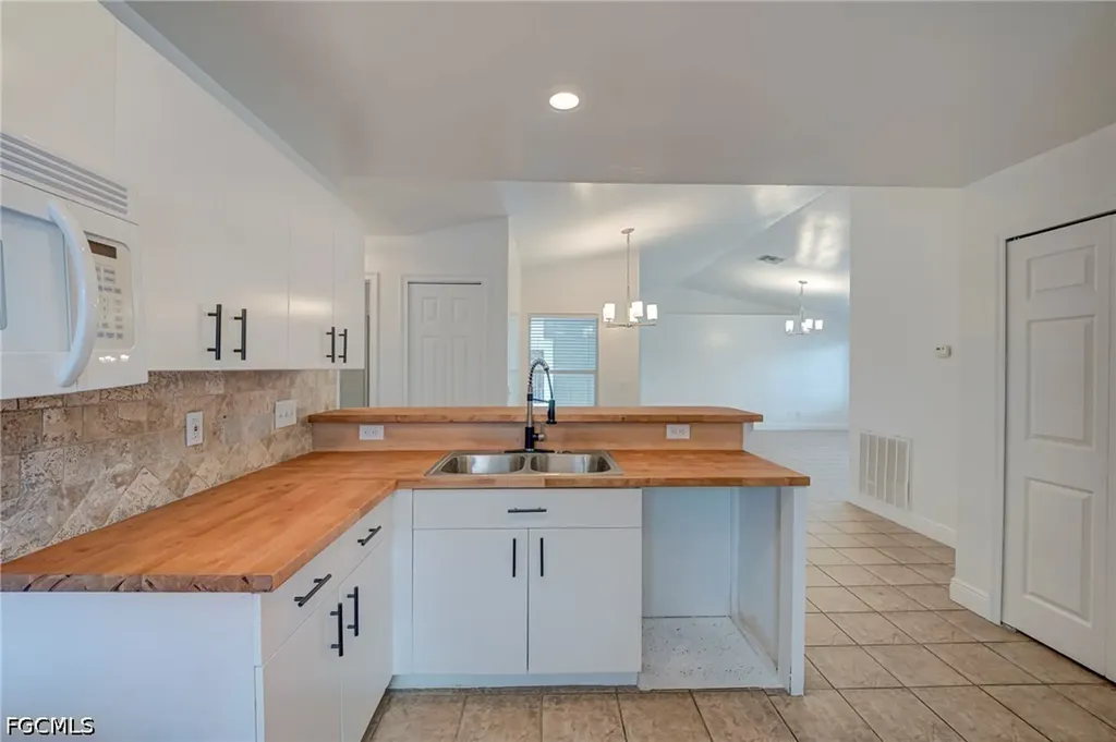 902 Adeline Avenue Lehigh Acres FL 33971
